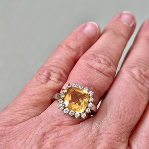 Cushion cut Topaz